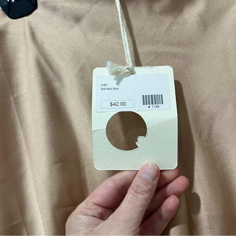 New Collection Skirt MIDI Size Medium Peach Tan Cocktail‎ Party NEW